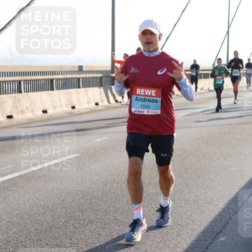 03.10.2025 - Köhlbrandbrückenlauf Strokosch-Dieckow http://msf.ph/oto/9102312 03.10.2025 09:23:47 Position 1 1033 meine-sportfotos.de