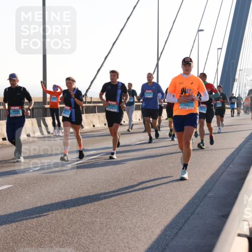 03.10.2025 - Köhlbrandbrückenlauf Strokosch-Dieckow http://msf.ph/oto/9102319 03.10.2025 09:23:56 Position 1 1, 1474 meine-sportfotos.de