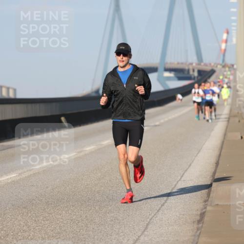 03.10.2025 - Köhlbrandbrückenlauf Lena Gebhardt http://msf.ph/oto/9102380 03.10.2025 09:37:24 Position 2  meine-sportfotos.de