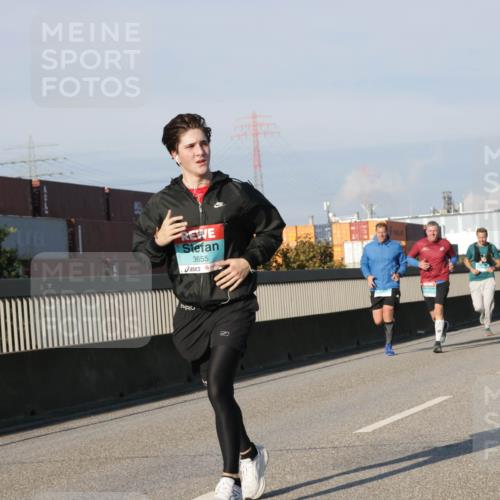 03.10.2025 - Köhlbrandbrückenlauf Jannik Wohlers http://msf.ph/oto/9102397 03.10.2025 09:49:31 Position 3 3655, 1073 meine-sportfotos.de