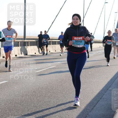 03.10.2025 - Köhlbrandbrückenlauf Strokosch-Dieckow http://msf.ph/oto/9102409 03.10.2025 09:24:07 Position 1 1449 meine-sportfotos.de