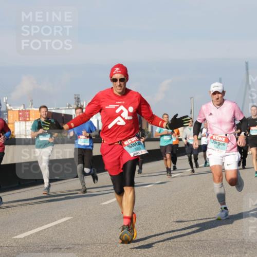 03.10.2025 - Köhlbrandbrückenlauf Jannik Wohlers http://msf.ph/oto/9102413 03.10.2025 09:49:33 Position 3 3117, 3353, 1321 meine-sportfotos.de