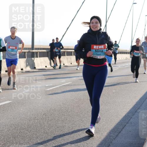 03.10.2025 - Köhlbrandbrückenlauf Strokosch-Dieckow http://msf.ph/oto/9102418 03.10.2025 09:24:07 Position 1 1449 meine-sportfotos.de