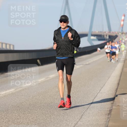 03.10.2025 - Köhlbrandbrückenlauf Lena Gebhardt http://msf.ph/oto/9102434 03.10.2025 09:37:24 Position 2  meine-sportfotos.de