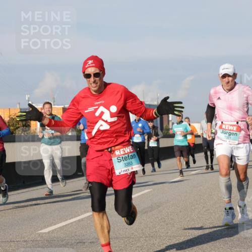 03.10.2025 - Köhlbrandbrückenlauf Jannik Wohlers http://msf.ph/oto/9102453 03.10.2025 09:49:34 Position 3 3117, 3353, 1321 meine-sportfotos.de