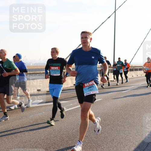 03.10.2025 - Köhlbrandbrückenlauf Strokosch-Dieckow http://msf.ph/oto/9102468 03.10.2025 09:24:13 Position 1 1059, 3156, 1357 meine-sportfotos.de