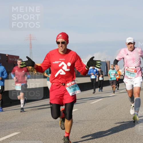 03.10.2025 - Köhlbrandbrückenlauf Jannik Wohlers http://msf.ph/oto/9102486 03.10.2025 09:49:34 Position 3 3353, 1321 meine-sportfotos.de