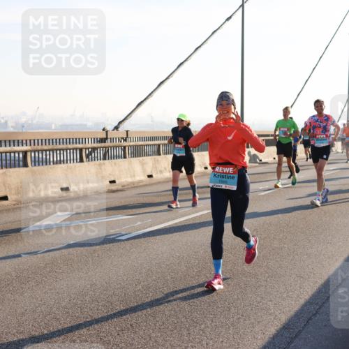 03.10.2025 - Köhlbrandbrückenlauf Strokosch-Dieckow http://msf.ph/oto/9102505 03.10.2025 09:24:28 Position 1 1595 meine-sportfotos.de