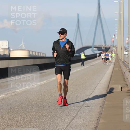 03.10.2025 - Köhlbrandbrückenlauf Lena Gebhardt http://msf.ph/oto/9102533 03.10.2025 09:37:25 Position 2 777 meine-sportfotos.de