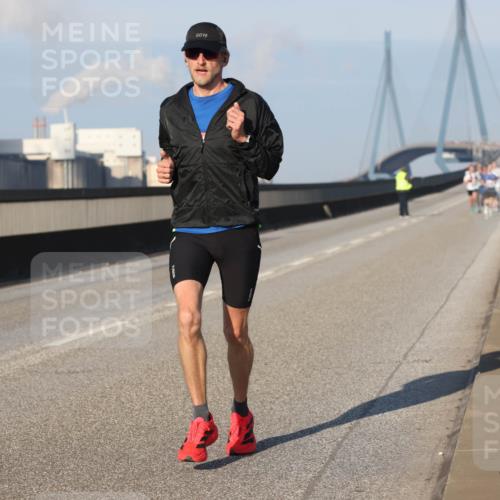 03.10.2025 - Köhlbrandbrückenlauf Lena Gebhardt http://msf.ph/oto/9102576 03.10.2025 09:37:27 Position 2  meine-sportfotos.de