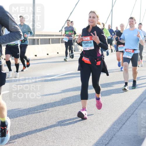 03.10.2025 - Köhlbrandbrückenlauf Strokosch-Dieckow http://msf.ph/oto/9102617 03.10.2025 09:24:39 Position 1 1294, 2732, 1134 meine-sportfotos.de