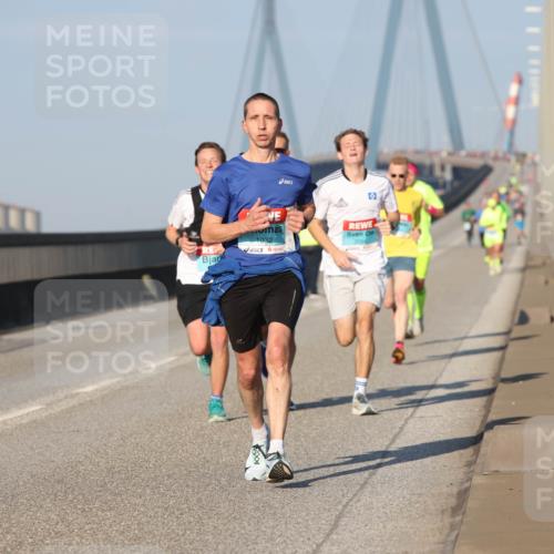 03.10.2025 - Köhlbrandbrückenlauf Lena Gebhardt http://msf.ph/oto/9102687 03.10.2025 09:37:40 Position 2 1032 meine-sportfotos.de