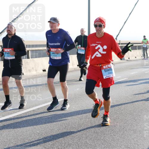 03.10.2025 - Köhlbrandbrückenlauf Strokosch-Dieckow http://msf.ph/oto/9102688 03.10.2025 09:25:01 Position 1 2661, 1250, 3353, 3625 meine-sportfotos.de