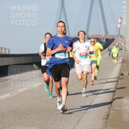 03.10.2025 - Köhlbrandbrückenlauf Lena Gebhardt http://msf.ph/oto/9102699 03.10.2025 09:37:40 Position 2 1032 meine-sportfotos.de
