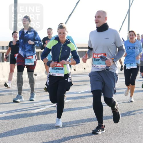 03.10.2025 - Köhlbrandbrückenlauf Strokosch-Dieckow http://msf.ph/oto/9102750 03.10.2025 09:25:15 Position 1 1352, 1377, 1378, 3425, 1415, 3821 meine-sportfotos.de