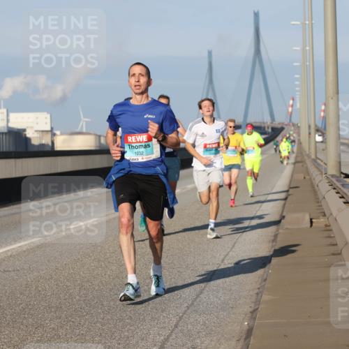 03.10.2025 - Köhlbrandbrückenlauf Lena Gebhardt http://msf.ph/oto/9102788 03.10.2025 09:37:42 Position 2 1032 meine-sportfotos.de