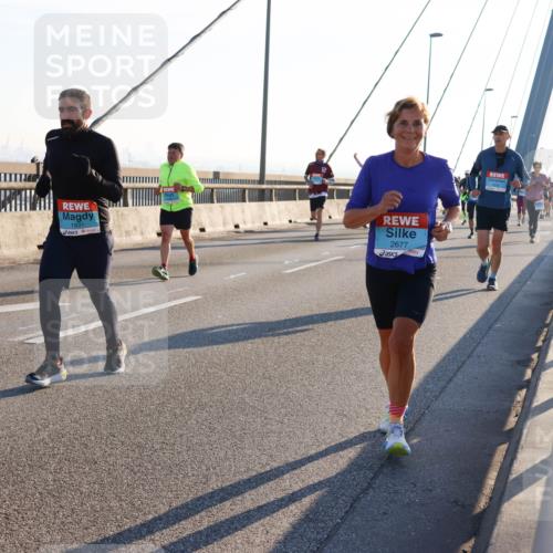 03.10.2025 - Köhlbrandbrückenlauf Strokosch-Dieckow http://msf.ph/oto/9102839 03.10.2025 09:25:52 Position 1 1931, 2677 meine-sportfotos.de