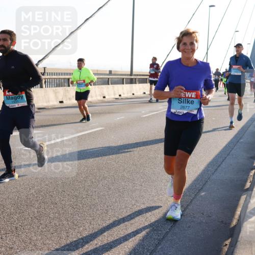 03.10.2025 - Köhlbrandbrückenlauf Strokosch-Dieckow http://msf.ph/oto/9102858 03.10.2025 09:25:52 Position 1 1931, 2677 meine-sportfotos.de