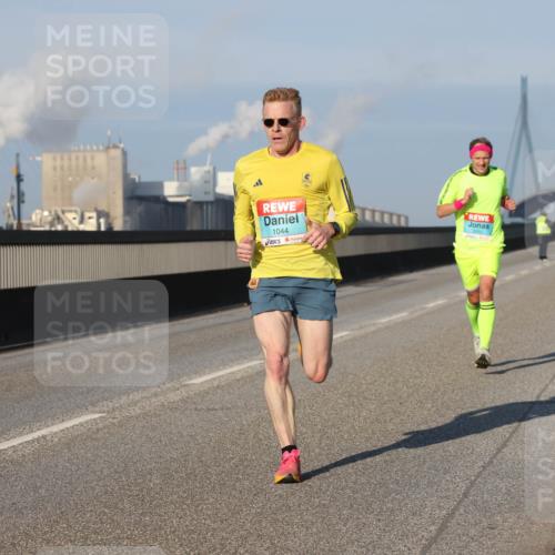 03.10.2025 - Köhlbrandbrückenlauf Lena Gebhardt http://msf.ph/oto/9102979 03.10.2025 09:37:47 Position 2 1044 meine-sportfotos.de