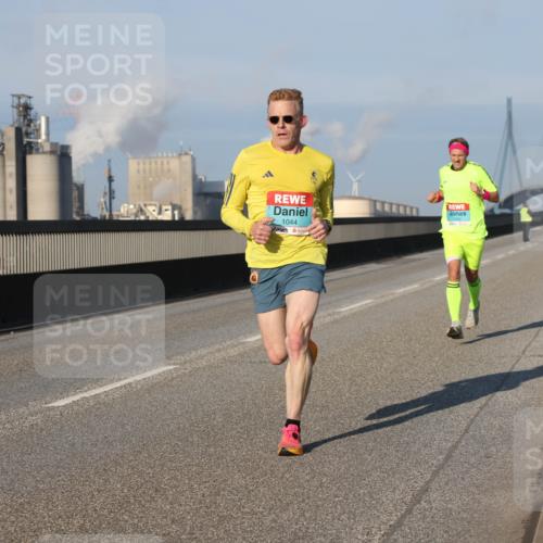 03.10.2025 - Köhlbrandbrückenlauf Lena Gebhardt http://msf.ph/oto/9103000 03.10.2025 09:37:47 Position 2 1044 meine-sportfotos.de