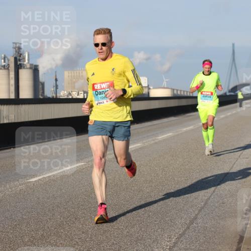 03.10.2025 - Köhlbrandbrückenlauf Lena Gebhardt http://msf.ph/oto/9103020 03.10.2025 09:37:47 Position 2 1044 meine-sportfotos.de