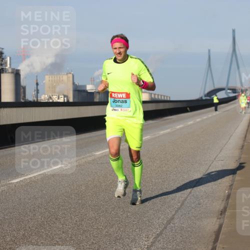 03.10.2025 - Köhlbrandbrückenlauf Lena Gebhardt http://msf.ph/oto/9103128 03.10.2025 09:37:49 Position 2 3082 meine-sportfotos.de