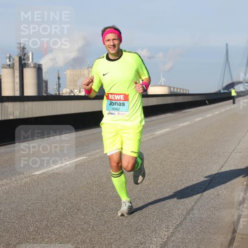 03.10.2025 - Köhlbrandbrückenlauf Lena Gebhardt http://msf.ph/oto/9103137 03.10.2025 09:37:50 Position 2 3082 meine-sportfotos.de