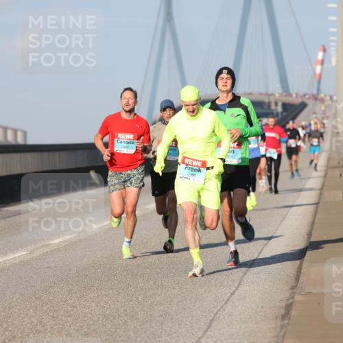 03.10.2025 - Köhlbrandbrückenlauf Lena Gebhardt http://msf.ph/oto/9103196 03.10.2025 09:37:59 Position 2 2402, 701, 3460 meine-sportfotos.de