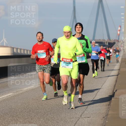 03.10.2025 - Köhlbrandbrückenlauf Lena Gebhardt http://msf.ph/oto/9103261 03.10.2025 09:38:00 Position 2 3460, 2701, 2402, 77 meine-sportfotos.de
