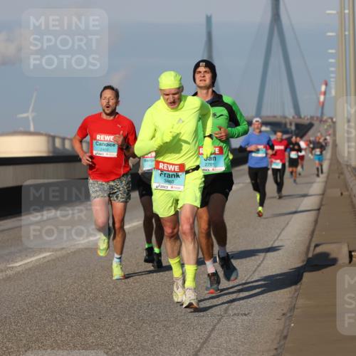 03.10.2025 - Köhlbrandbrückenlauf Lena Gebhardt http://msf.ph/oto/9103275 03.10.2025 09:38:01 Position 2 2402, 3460, 2701 meine-sportfotos.de