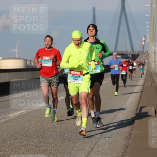 03.10.2025 - Köhlbrandbrückenlauf Lena Gebhardt http://msf.ph/oto/9103287 03.10.2025 09:38:01 Position 2 2402, 0, 3460, 77 meine-sportfotos.de