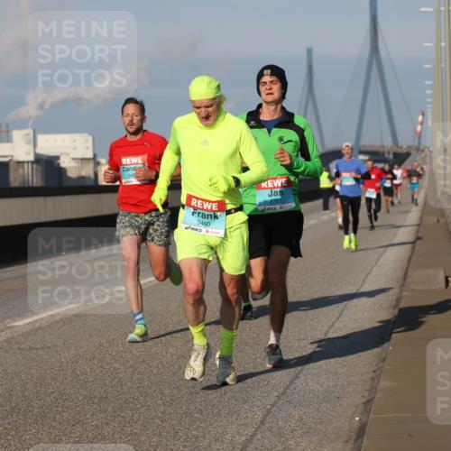 03.10.2025 - Köhlbrandbrückenlauf Lena Gebhardt http://msf.ph/oto/9103344 03.10.2025 09:38:02 Position 2 3460, 2701 meine-sportfotos.de