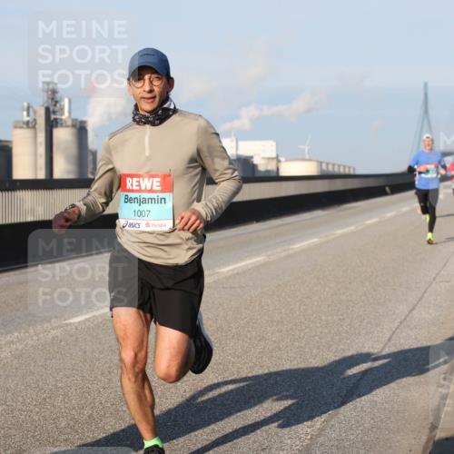 03.10.2025 - Köhlbrandbrückenlauf Lena Gebhardt http://msf.ph/oto/9103500 03.10.2025 09:38:05 Position 2 1007 meine-sportfotos.de