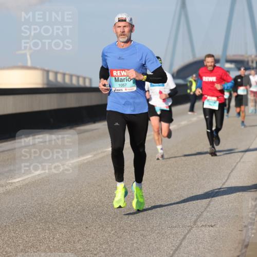 03.10.2025 - Köhlbrandbrückenlauf Lena Gebhardt http://msf.ph/oto/9103548 03.10.2025 09:38:06 Position 2 1057 meine-sportfotos.de