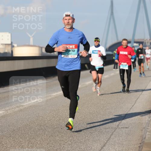 03.10.2025 - Köhlbrandbrückenlauf Lena Gebhardt http://msf.ph/oto/9103583 03.10.2025 09:38:07 Position 2 1057 meine-sportfotos.de