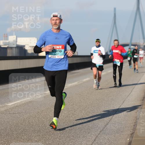03.10.2025 - Köhlbrandbrückenlauf Lena Gebhardt http://msf.ph/oto/9103606 03.10.2025 09:38:07 Position 2 1057 meine-sportfotos.de