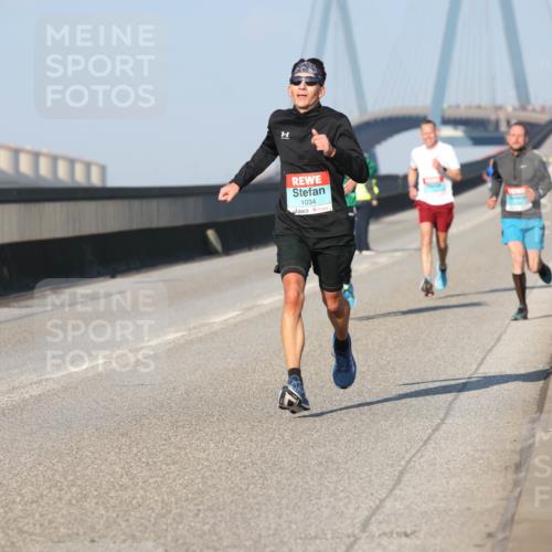 03.10.2025 - Köhlbrandbrückenlauf Lena Gebhardt http://msf.ph/oto/9103775 03.10.2025 09:38:13 Position 2 1034 meine-sportfotos.de