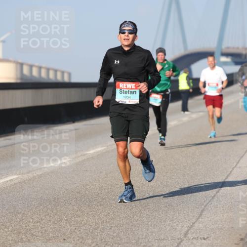 03.10.2025 - Köhlbrandbrückenlauf Lena Gebhardt http://msf.ph/oto/9103819 03.10.2025 09:38:14 Position 2 1034 meine-sportfotos.de
