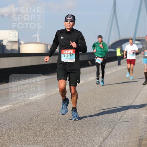 03.10.2025 - Köhlbrandbrückenlauf Lena Gebhardt http://msf.ph/oto/9103876 03.10.2025 09:38:15 Position 2 1034 meine-sportfotos.de