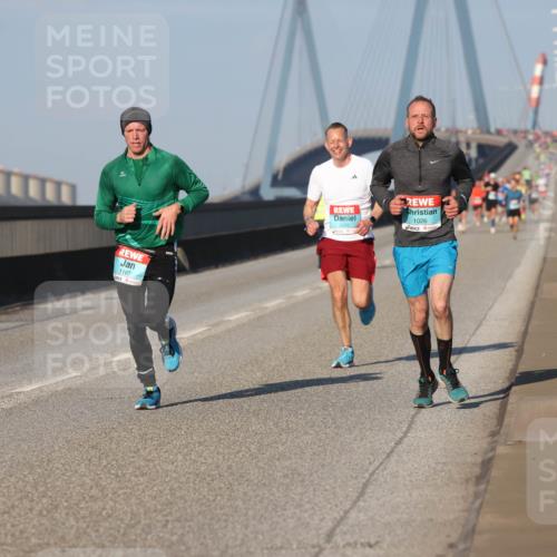 03.10.2025 - Köhlbrandbrückenlauf Lena Gebhardt http://msf.ph/oto/9103960 03.10.2025 09:38:17 Position 2  meine-sportfotos.de