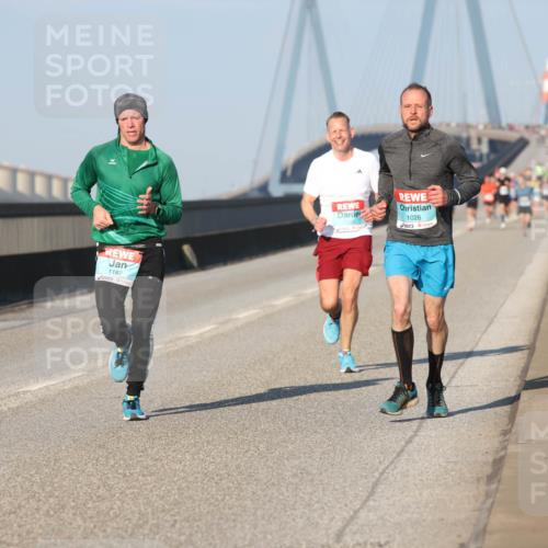 03.10.2025 - Köhlbrandbrückenlauf Lena Gebhardt http://msf.ph/oto/9103984 03.10.2025 09:38:17 Position 2 1187, 1026 meine-sportfotos.de