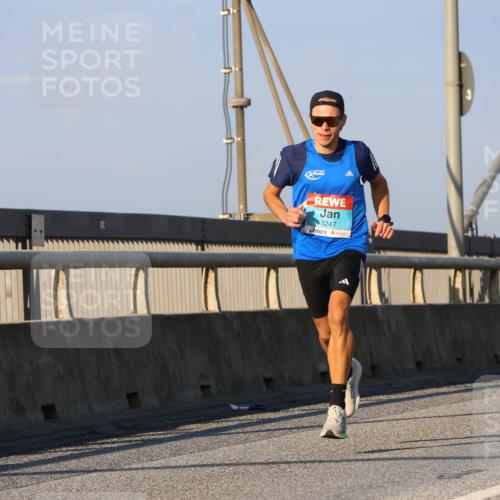 03.10.2025 - Köhlbrandbrückenlauf Strokosch-Dieckow http://msf.ph/oto/9104126 03.10.2025 09:28:28 Position 2 3247 meine-sportfotos.de