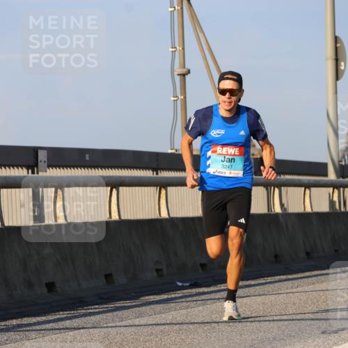 03.10.2025 - Köhlbrandbrückenlauf Strokosch-Dieckow http://msf.ph/oto/9104138 03.10.2025 09:28:28 Position 2 3247 meine-sportfotos.de
