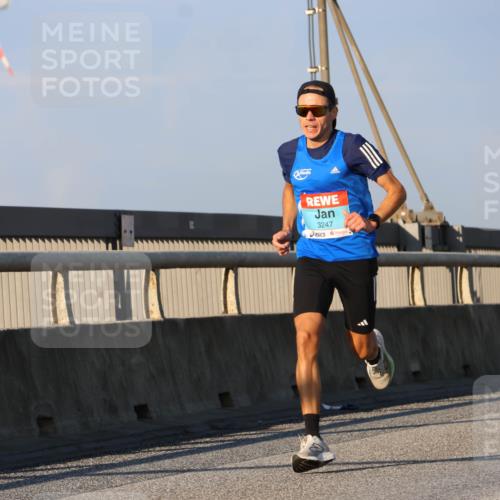 03.10.2025 - Köhlbrandbrückenlauf Strokosch-Dieckow http://msf.ph/oto/9104160 03.10.2025 09:28:28 Position 2 3247 meine-sportfotos.de