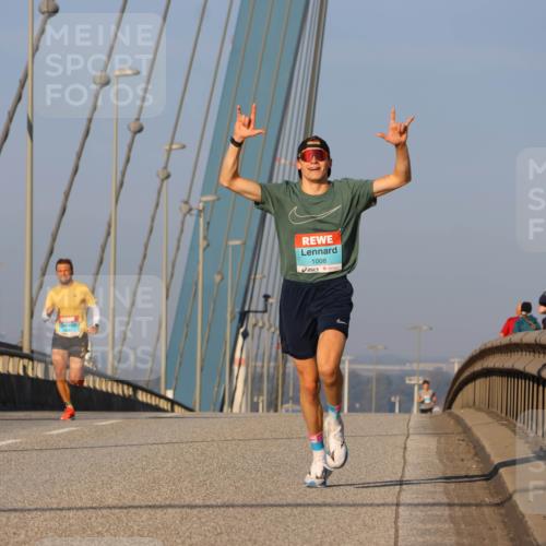 03.10.2025 - Köhlbrandbrückenlauf Strokosch-Dieckow http://msf.ph/oto/9104171 03.10.2025 09:29:03 Position 2 1008 meine-sportfotos.de