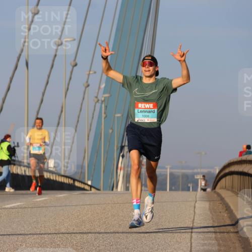 03.10.2025 - Köhlbrandbrückenlauf Strokosch-Dieckow http://msf.ph/oto/9104206 03.10.2025 09:29:03 Position 2 1008, 11 meine-sportfotos.de