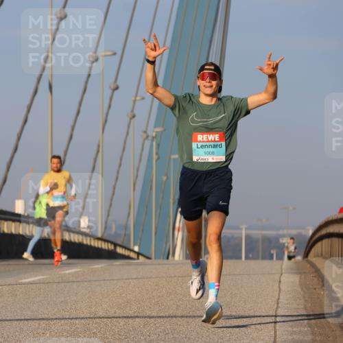 03.10.2025 - Köhlbrandbrückenlauf Strokosch-Dieckow http://msf.ph/oto/9104236 03.10.2025 09:29:03 Position 2 1008, 11 meine-sportfotos.de