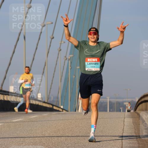 03.10.2025 - Köhlbrandbrückenlauf Strokosch-Dieckow http://msf.ph/oto/9104241 03.10.2025 09:29:04 Position 2 1008, 12 meine-sportfotos.de