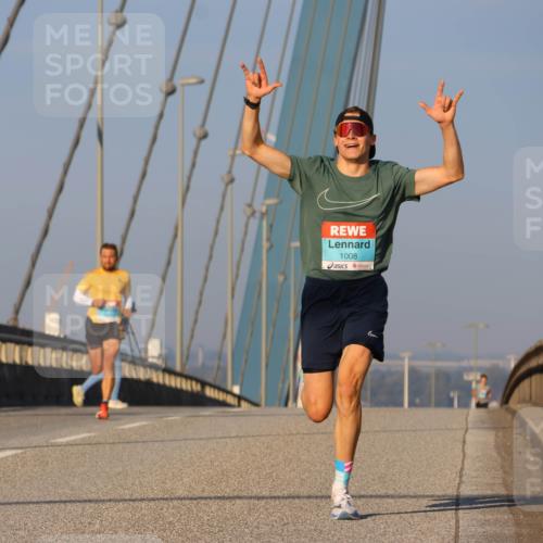 03.10.2025 - Köhlbrandbrückenlauf Strokosch-Dieckow http://msf.ph/oto/9104247 03.10.2025 09:29:04 Position 2 1008, 11 meine-sportfotos.de