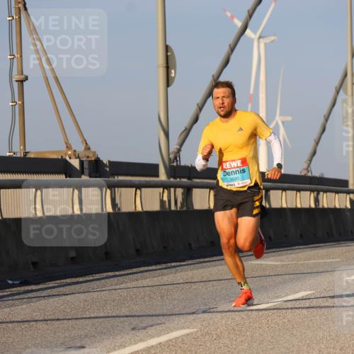 03.10.2025 - Köhlbrandbrückenlauf Strokosch-Dieckow http://msf.ph/oto/9104268 03.10.2025 09:29:09 Position 2 3590 meine-sportfotos.de